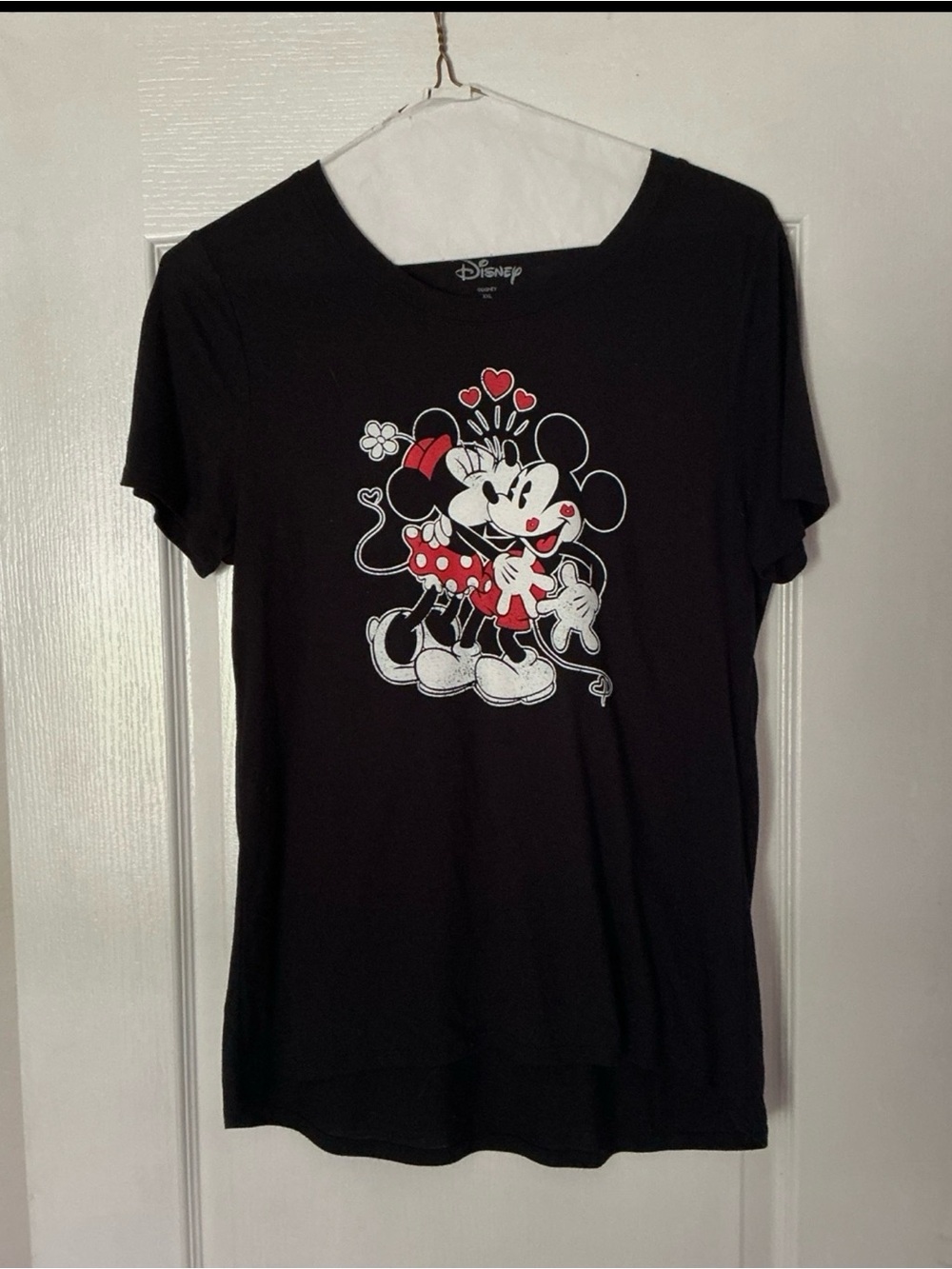 Disney Black Minnie & Mickey Kiss Graphic Tee